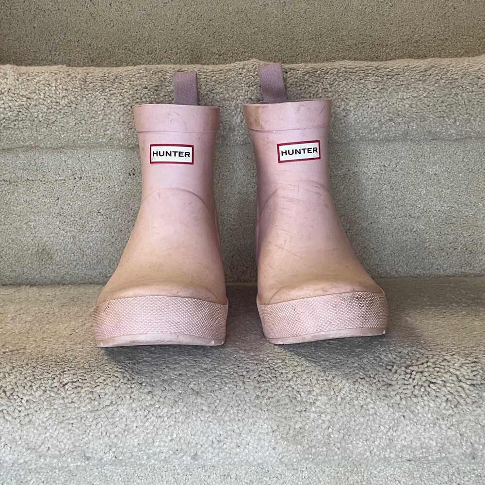 Taavi ‘s Threads: Hunter First Nebula Rain Boots - Pink